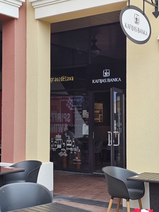 Apmeklējam modernu iepirkšanās ciematu «Via Jurmala Outlet Village» 374814