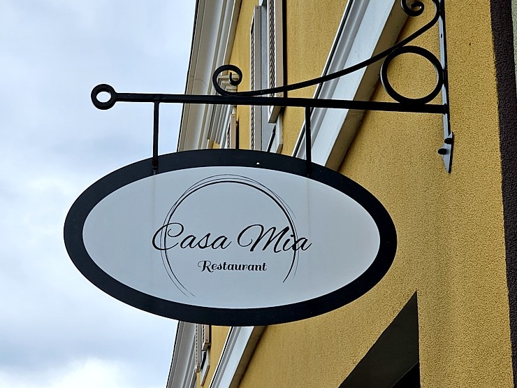 Apmeklējam modernu iepirkšanās ciematu «Via Jurmala Outlet Village» 374816