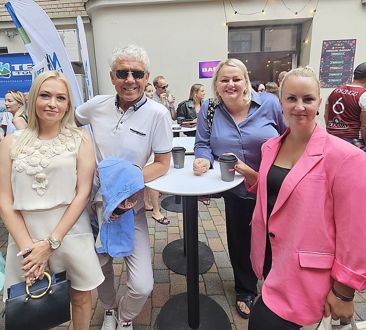 Brīvības ielas 40 pagalma svētki pulcē slavenības un «Tez Tour Latvija» sadarbības partnerus 375363