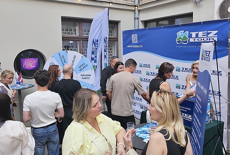 Brīvības ielas 40 pagalma svētki pulcē slavenības un «Tez Tour Latvija» sadarbības partnerus 375364