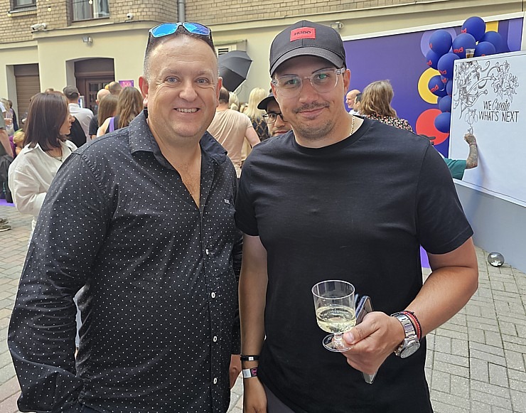 Brīvības ielas 40 pagalma svētki pulcē slavenības un «Tez Tour Latvija» sadarbības partnerus 375370