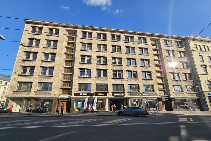Brīvības ielas 40 pagalma svētki pulcē slavenības un «Tez Tour Latvija» sadarbības partnerus 375349