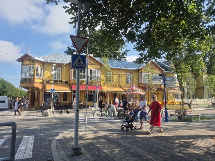 Travelnews.lv un Šeidins apciemo ziloņu, picu un parku karaļvalsti Pērnavu 375639