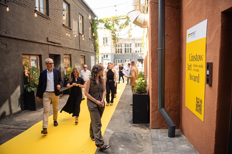 Rīgā, SPORTA 2 kvartālā atklāta «Linstow Art Award» mākslas studija 375742