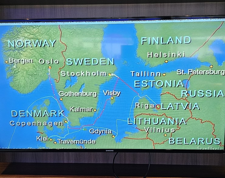 Rīgas ostā pirmo reizi ienāk ASV luksus klases kruizu kuģis « Seven Seas Mariner » 375891
