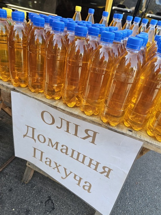 Apmeklējam Kijevas nomales zemnieku tirdziņu (100 grivnas = 2 eiro) sadarbībā ar «Sixt Latvija» 376136
