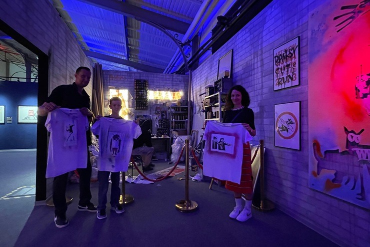 Izstāde «The Mystery of Banksy – A Genius Mind» Vidzemes tirgū jau uzņēmusi 10 000. apmeklētāju 376152