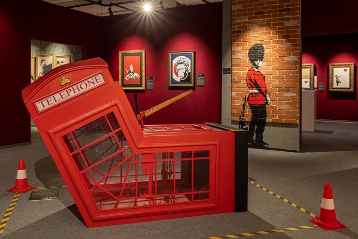 Izstāde «The Mystery of Banksy – A Genius Mind» Vidzemes tirgū jau uzņēmusi 10 000. apmeklētāju 376163