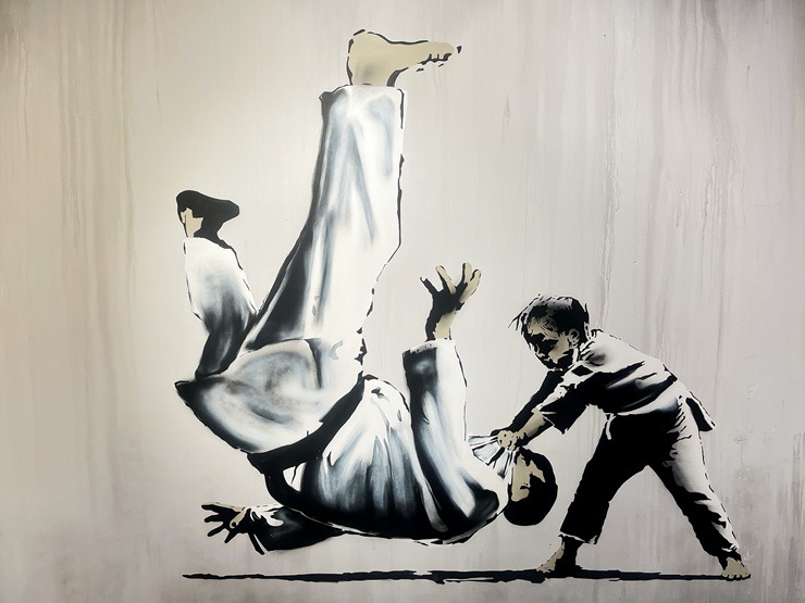 Izstāde «The Mystery of Banksy – A Genius Mind» Vidzemes tirgū jau uzņēmusi 10 000. apmeklētāju 376165