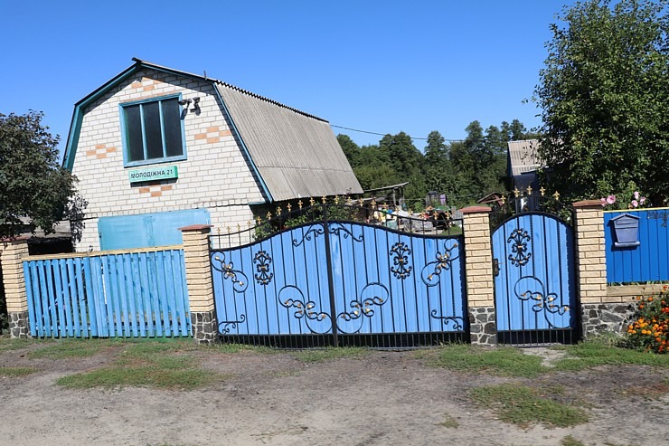 Daži foto mirkļi no Čerkasiem Ukrainā, kur tika nogādās Latvijā ziedotās skolas somas. Sadarbībā ar auto nomu «SIXT» Daži foto mirkļi no Čerkasiem Ukrainā, kur tika nogādās Latvijā ziedotās skolas somas. Sadarbībā ar auto nomu «SIXT» 376294