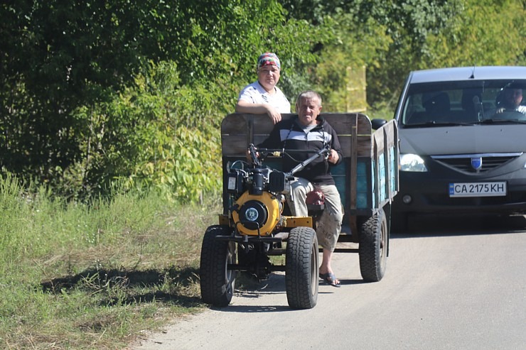 Daži foto mirkļi no Čerkasiem Ukrainā, kur tika nogādās Latvijā ziedotās skolas somas. Sadarbībā ar auto nomu «SIXT» Daži foto mirkļi no Čerkasiem Ukrainā, kur tika nogādās Latvijā ziedotās skolas somas. Sadarbībā ar auto nomu «SIXT» 376297