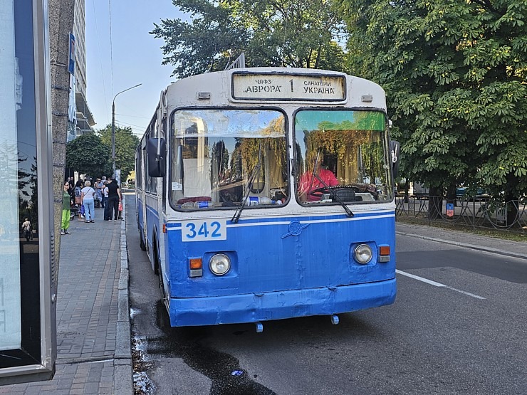 Daži foto mirkļi no Čerkasiem Ukrainā, kur tika nogādās Latvijā ziedotās skolas somas. Sadarbībā ar auto nomu «SIXT» Daži foto mirkļi no Čerkasiem Ukrainā, kur tika nogādās Latvijā ziedotās skolas somas. Sadarbībā ar auto nomu «SIXT» 376302