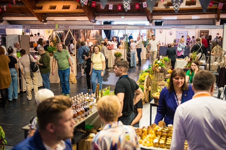 Ķīpsalā norit Baltijas lielākā pārtikas industrijas izstāde «Riga Food 2025», kurai ir jau 30 gadu dzimšanas diena. Foto: Ieva Makare Ķīpsalā norit Baltijas lielākā pārtikas industrijas izstāde «Riga Food 2025», kurai ir jau 30 gadu dzimšanas diena. Foto: Ieva Makare 376386