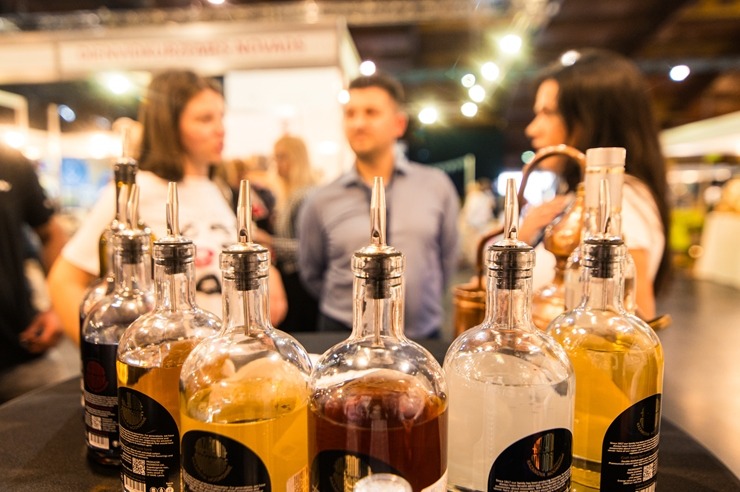 Ķīpsalā norit Baltijas lielākā pārtikas industrijas izstāde «Riga Food 2025», kurai ir jau 30 gadu dzimšanas diena. Foto: Ieva Makare Ķīpsalā norit Baltijas lielākā pārtikas industrijas izstāde «Riga Food 2025», kurai ir jau 30 gadu dzimšanas diena. Foto: Ieva Makare 376389