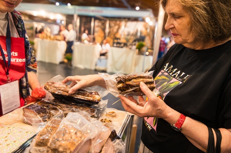 Ķīpsalā norit Baltijas lielākā pārtikas industrijas izstāde «Riga Food 2025», kurai ir jau 30 gadu dzimšanas diena. Foto: Ieva Makare Ķīpsalā norit Baltijas lielākā pārtikas industrijas izstāde «Riga Food 2025», kurai ir jau 30 gadu dzimšanas diena. Foto: Ieva Makare 376390