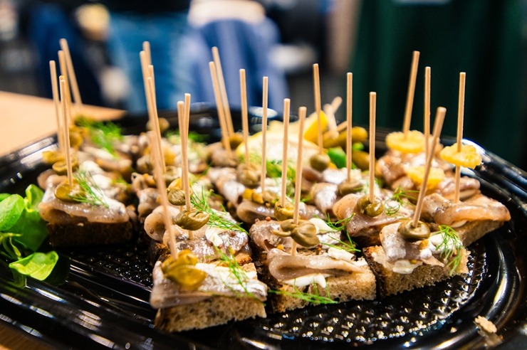 Ķīpsalā norit Baltijas lielākā pārtikas industrijas izstāde «Riga Food 2025», kurai ir jau 30 gadu dzimšanas diena. Foto: Ieva Makare Ķīpsalā norit Baltijas lielākā pārtikas industrijas izstāde «Riga Food 2025», kurai ir jau 30 gadu dzimšanas diena. Foto: Ieva Makare 376403