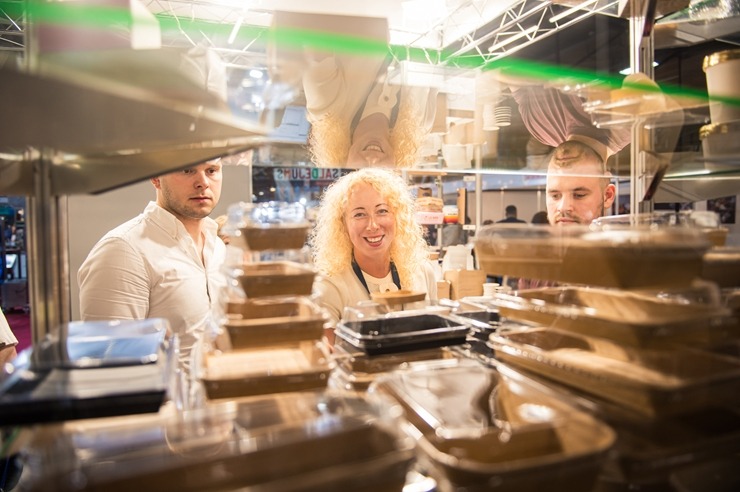 Ķīpsalā norit Baltijas lielākā pārtikas industrijas izstāde «Riga Food 2025», kurai ir jau 30 gadu dzimšanas diena. Foto: Ieva Makare Ķīpsalā norit Baltijas lielākā pārtikas industrijas izstāde «Riga Food 2025», kurai ir jau 30 gadu dzimšanas diena. Foto: Ieva Makare 376419
