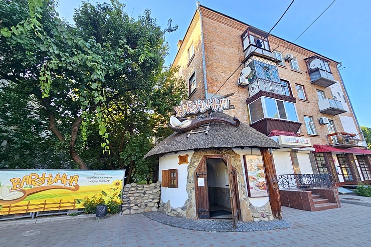 Ukrainas Čerkasos izbaudām izcilu ukraiņu virtuves restorānu «Varenychna». Sadarbībā ar SIXT 376499