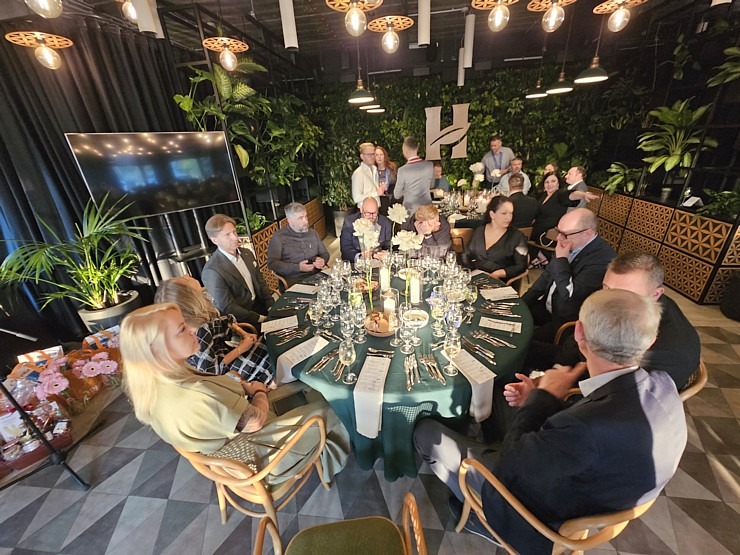 «Latvijas gada pavārs 2025» Emīls Skalbergs, restorāns «John - John chefs hall» un «Latvijas pavārzellis 2025» - Rota Gundega Klētniece, restorāns «Fe «Latvijas gada pavārs 2025» Emīls Skalbergs, restorāns «John - John chefs hall» un «Latvijas pavārzellis 2025» - Rota Gundega Klētniece, restorāns «Fe 376633