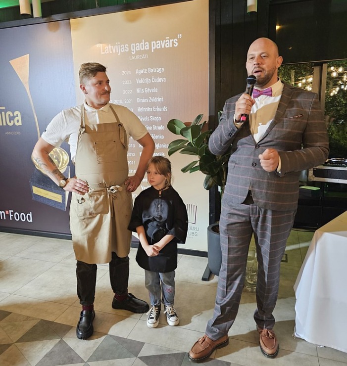 «Latvijas gada pavārs 2025» Emīls Skalbergs, restorāns «John - John chefs hall» un «Latvijas pavārzellis 2025» - Rota Gundega Klētniece, restorāns «Fe «Latvijas gada pavārs 2025» Emīls Skalbergs, restorāns «John - John chefs hall» un «Latvijas pavārzellis 2025» - Rota Gundega Klētniece, restorāns «Fe 376653