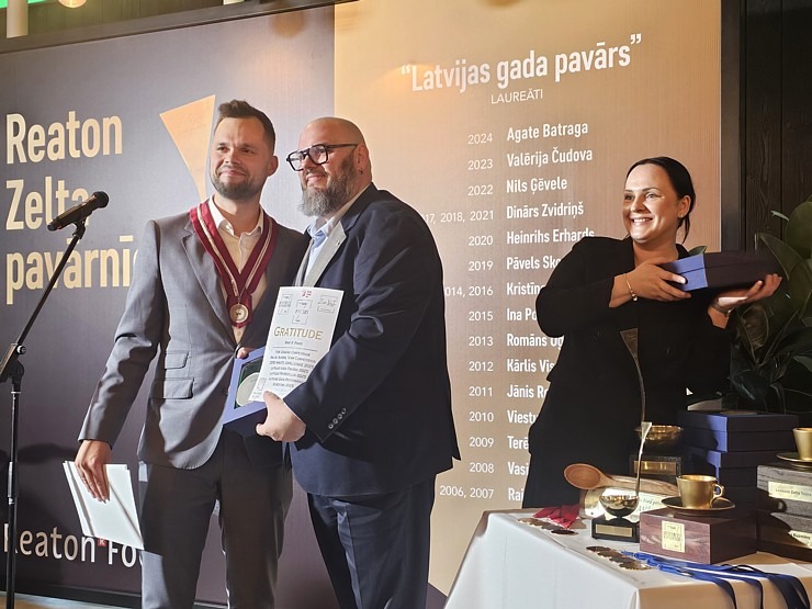 «Latvijas gada pavārs 2025» Emīls Skalbergs, restorāns «John - John chefs hall» un «Latvijas pavārzellis 2025» - Rota Gundega Klētniece, restorāns «Fe «Latvijas gada pavārs 2025» Emīls Skalbergs, restorāns «John - John chefs hall» un «Latvijas pavārzellis 2025» - Rota Gundega Klētniece, restorāns «Fe 376655