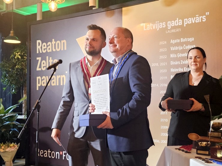 «Latvijas gada pavārs 2025» Emīls Skalbergs, restorāns «John - John chefs hall» un «Latvijas pavārzellis 2025» - Rota Gundega Klētniece, restorāns «Fe «Latvijas gada pavārs 2025» Emīls Skalbergs, restorāns «John - John chefs hall» un «Latvijas pavārzellis 2025» - Rota Gundega Klētniece, restorāns «Fe 376659