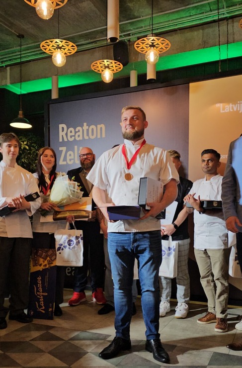 «Latvijas gada pavārs 2025» Emīls Skalbergs, restorāns «John - John chefs hall» un «Latvijas pavārzellis 2025» - Rota Gundega Klētniece, restorāns «Fe «Latvijas gada pavārs 2025» Emīls Skalbergs, restorāns «John - John chefs hall» un «Latvijas pavārzellis 2025» - Rota Gundega Klētniece, restorāns «Fe 376672