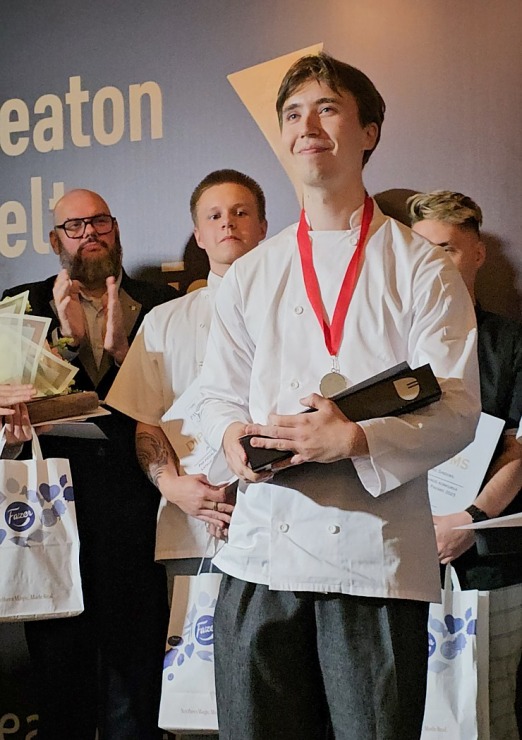 «Latvijas gada pavārs 2025» Emīls Skalbergs, restorāns «John - John chefs hall» un «Latvijas pavārzellis 2025» - Rota Gundega Klētniece, restorāns «Fe «Latvijas gada pavārs 2025» Emīls Skalbergs, restorāns «John - John chefs hall» un «Latvijas pavārzellis 2025» - Rota Gundega Klētniece, restorāns «Fe 376673