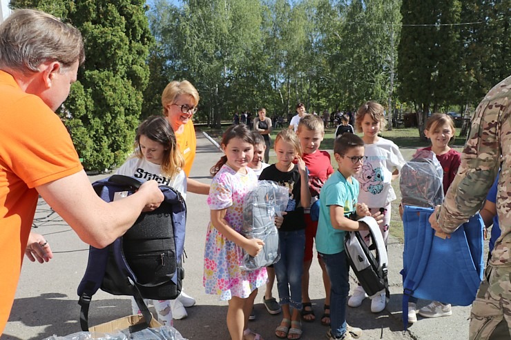 Daži foto mirkļi no Ukrainas - projekts «Skolas somas Ukrainai» ar «SIXT» 376761