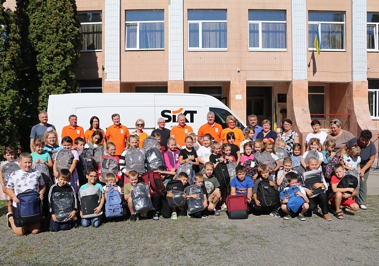 Daži foto mirkļi no Ukrainas - projekts «Skolas somas Ukrainai» ar «SIXT» 376763