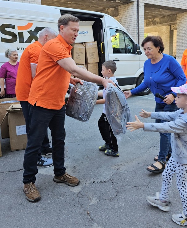 Daži foto mirkļi no Ukrainas - projekts «Skolas somas Ukrainai» ar «SIXT» 376764