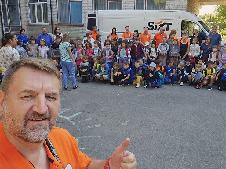 Daži foto mirkļi no Ukrainas - projekts «Skolas somas Ukrainai» ar «SIXT» 376768