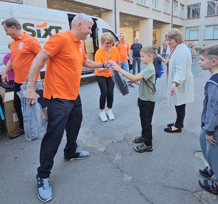 Daži foto mirkļi no Ukrainas - projekts «Skolas somas Ukrainai» ar «SIXT» 376770