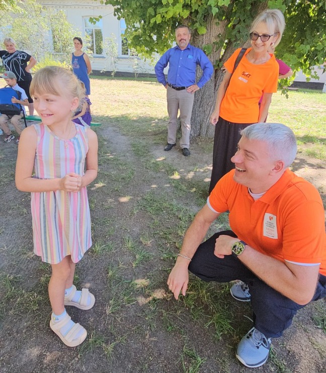 Daži foto mirkļi no Ukrainas - projekts «Skolas somas Ukrainai» ar «SIXT» 376776