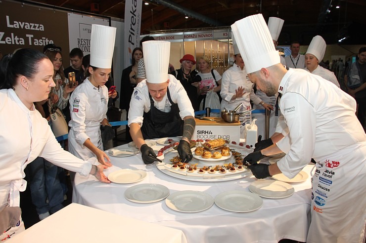 Prestižo kulinārijas konkursa «Bocuse dOr Latvia 2025» balvu iegūst šefpavārs Dinārs Zvirgzdiņš 376842