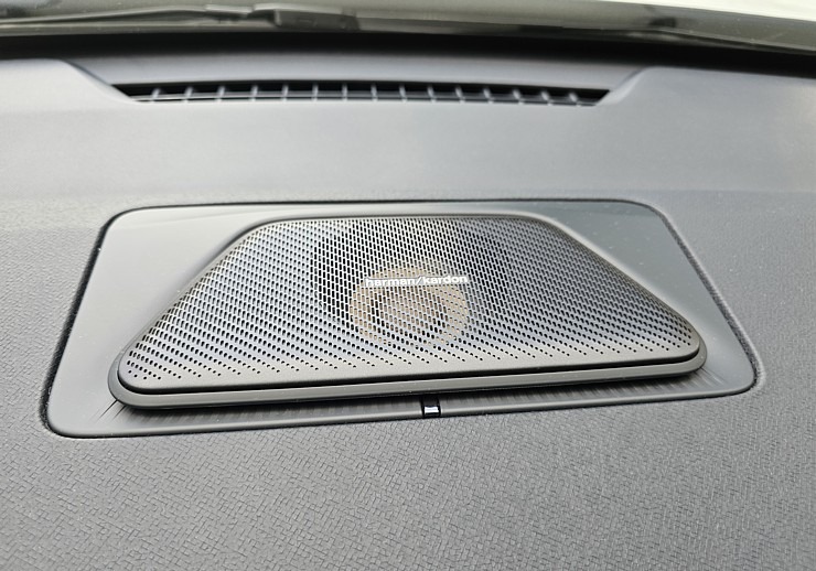 Apceļojam Rīgu ar elektrisko vāģi «Lynk & Co 02» no Ķīnas, ko Latvijā pārstāv «Mūsa Motors Rīga» 376887