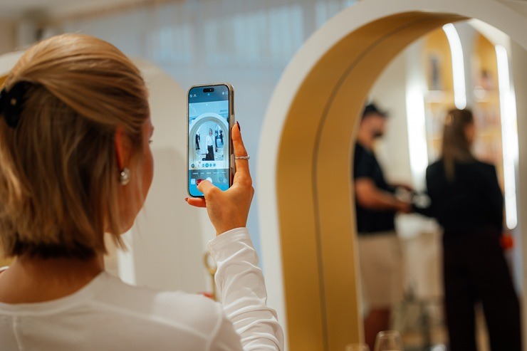 Rīgā atklāts prestižais franču skaistumkopšanas salons, Kannu festivāla partneris «Dessange» 377090