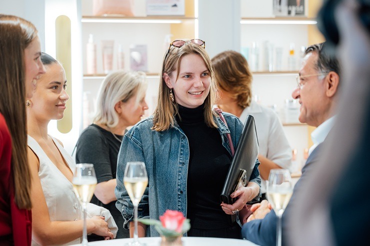 Rīgā atklāts prestižais franču skaistumkopšanas salons, Kannu festivāla partneris «Dessange» 377092