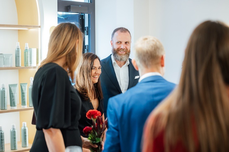 Rīgā atklāts prestižais franču skaistumkopšanas salons, Kannu festivāla partneris «Dessange» 377093