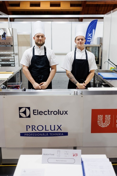 Latvijas gada pavāra titulu izstādē izcīnīja Emīls Skalbergs. Foto: Sergejs Skripa, Ieva Makare 377106