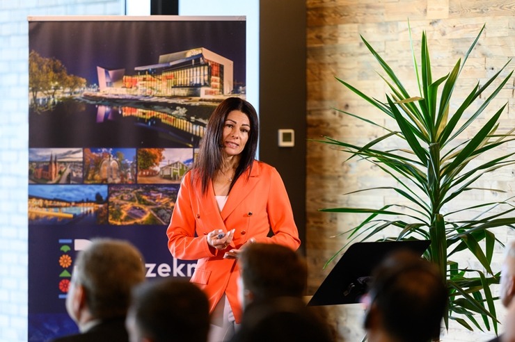 Rēzeknē pulcējas investori un interesanti, lai iepazītu Rēzeknes SPA centru. Foto: Rēzeknes TIC 377242