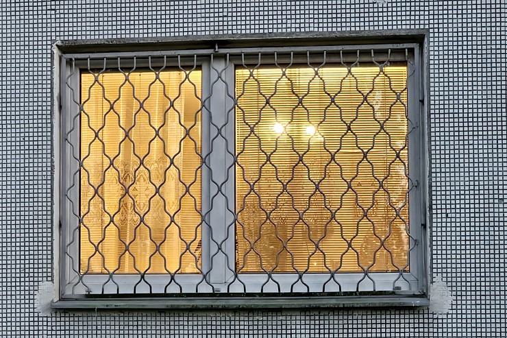 Pļavnieku režģotie māju logi - neierasts skats uz Rīgu jebkuram Rietumeiropas tūristam 377356