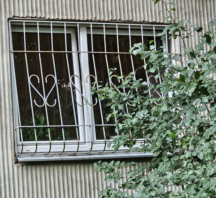 Pļavnieku režģotie māju logi - neierasts skats uz Rīgu jebkuram Rietumeiropas tūristam 377371