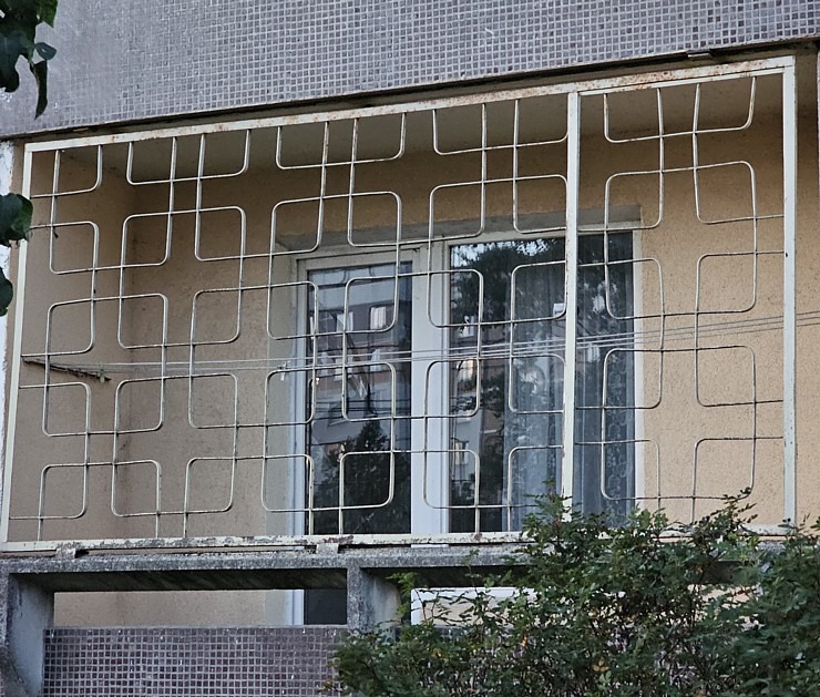 Pļavnieku režģotie māju logi - neierasts skats uz Rīgu jebkuram Rietumeiropas tūristam 377373