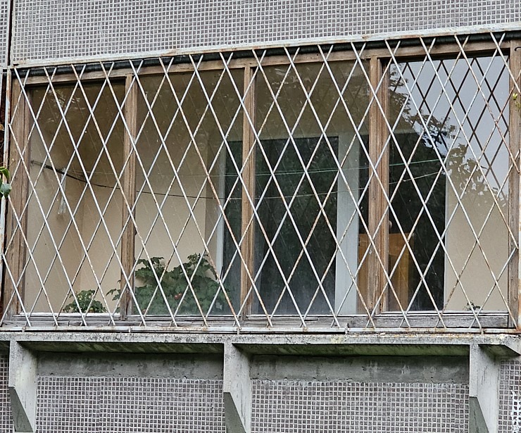 Pļavnieku režģotie māju logi - neierasts skats uz Rīgu jebkuram Rietumeiropas tūristam 377363