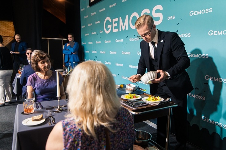 Izstādē «RigaFood 2025» uz Gemoss skatuves noteica viesmīļu konkursa «Latvijas viesmīlības zvaigzne» uzvarētāju - Juris Semjonovs 377389