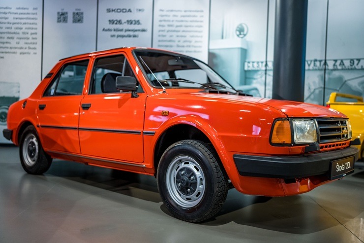 Rīgas Motormuzejā apskatāma Škodas 130 gadu jubilejai veltīta ekspozīcija 377411