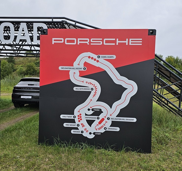 Travelnews.lv piedalās jaudīgā «Porsche Off-Road Experience» pasākumā, kas notiek sporta kompleksā «333» 377537