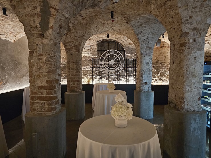 Ar grandiozu pasākumu «Four Senses of Nature» pēc renovācijas piesakās Vecrīgas 5 zvaigžņu viesnīca «Pullman Riga Old Town Hotel» 377824