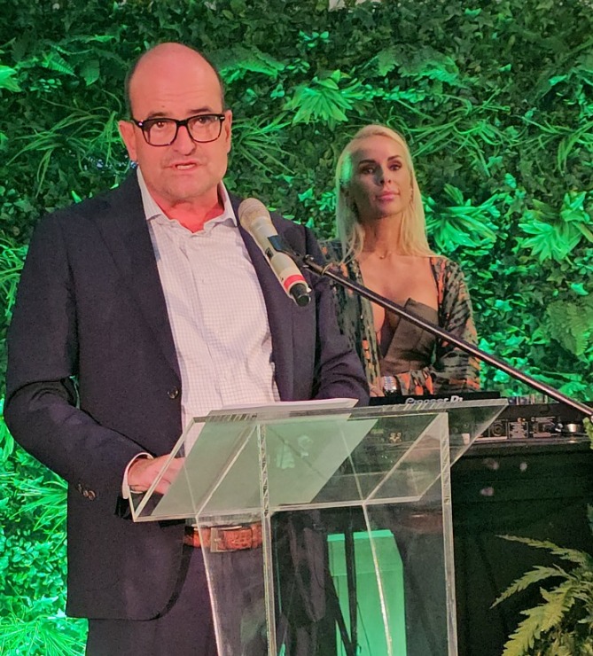 Ar grandiozu pasākumu «Four Senses of Nature» pēc renovācijas piesakās Vecrīgas 5 zvaigžņu viesnīca «Pullman Riga Old Town Hotel» 377836